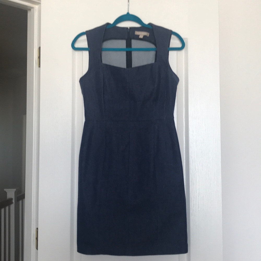 Sleeveless dress